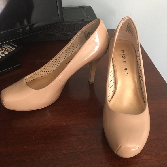 SOLD!!! ♥️ Madden Girl Heels - Picture 2 of 3